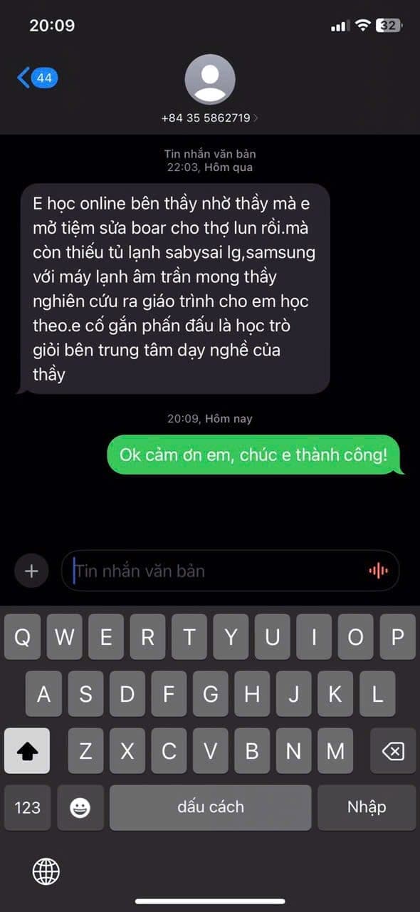Học viên học online rồi mở tiệm sửa bo mạch, nhận thêm thợ làm cùng